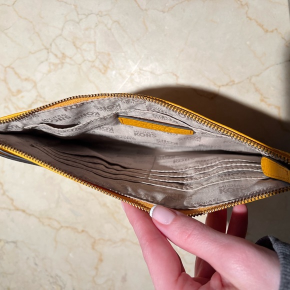 Michael Kors- Large Wristlet (Veuve Clicquot colour) - Picture 2 of 2